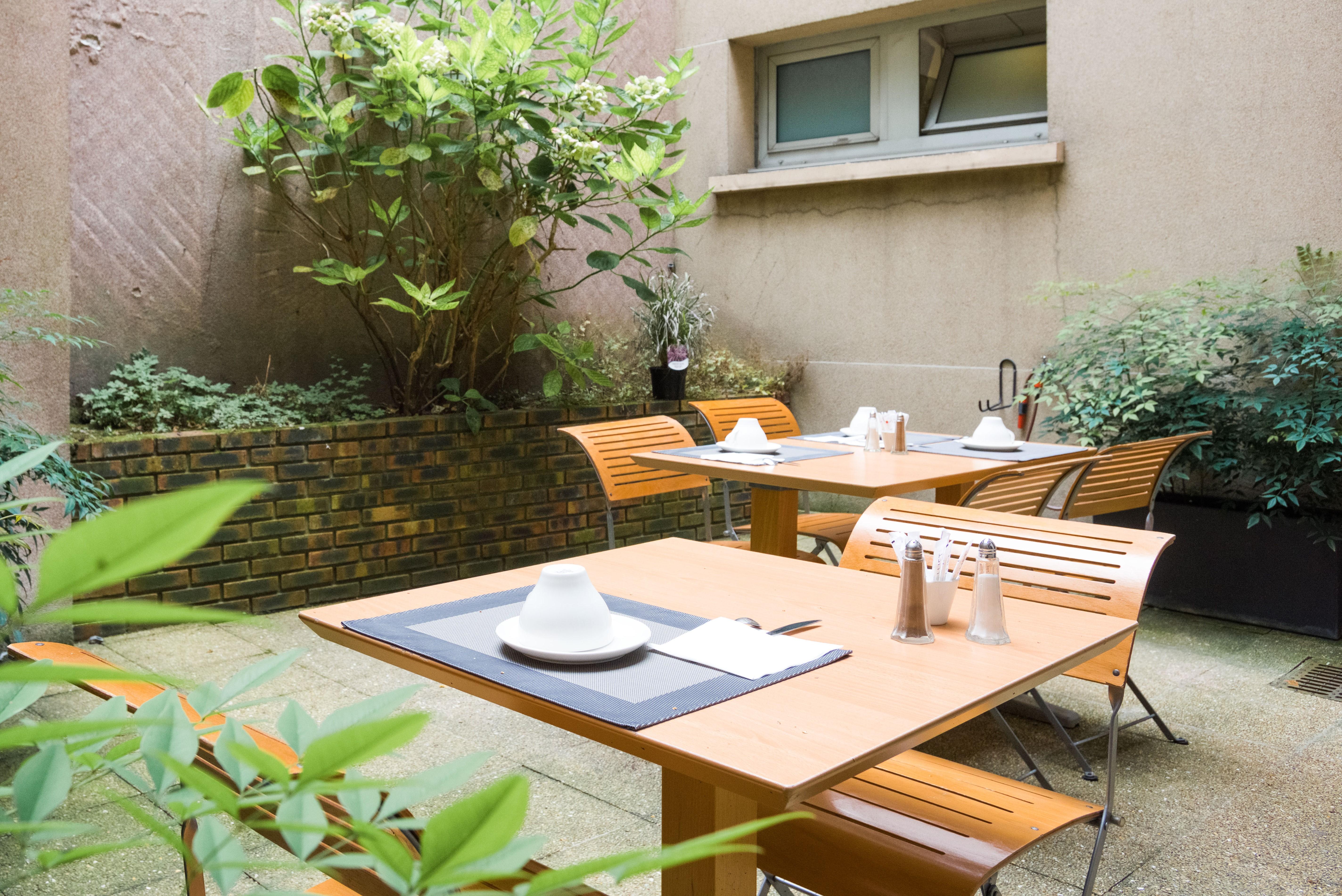 Hotel Le Richemont Paris Exterior photo